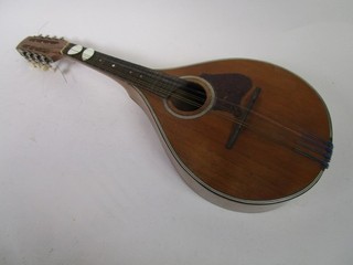 Older A. Di Mauro Mandolin Approx 63cm Branded VV6162