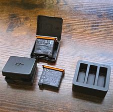 DJI Osmo Action OA1CH 3-Port USB-C Battery Charging Hub w/ 2 Batteries, Black