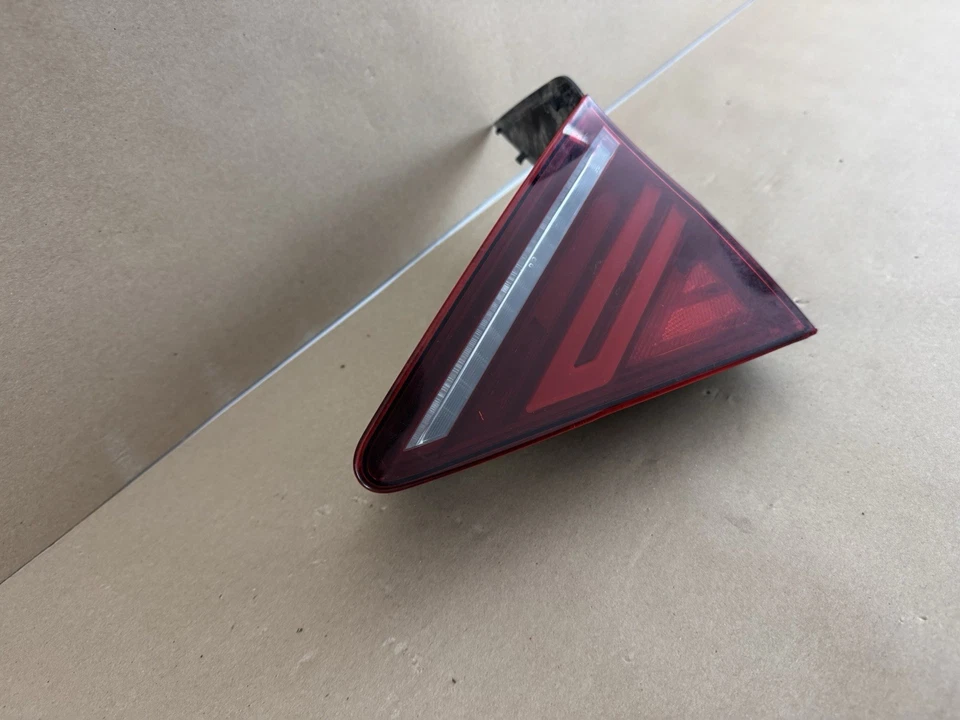 Luz trasera LED 4G8945094 K OEM AUDI A7 S7 RS7 RH maletero lateral pasajero Foto 3 de 4