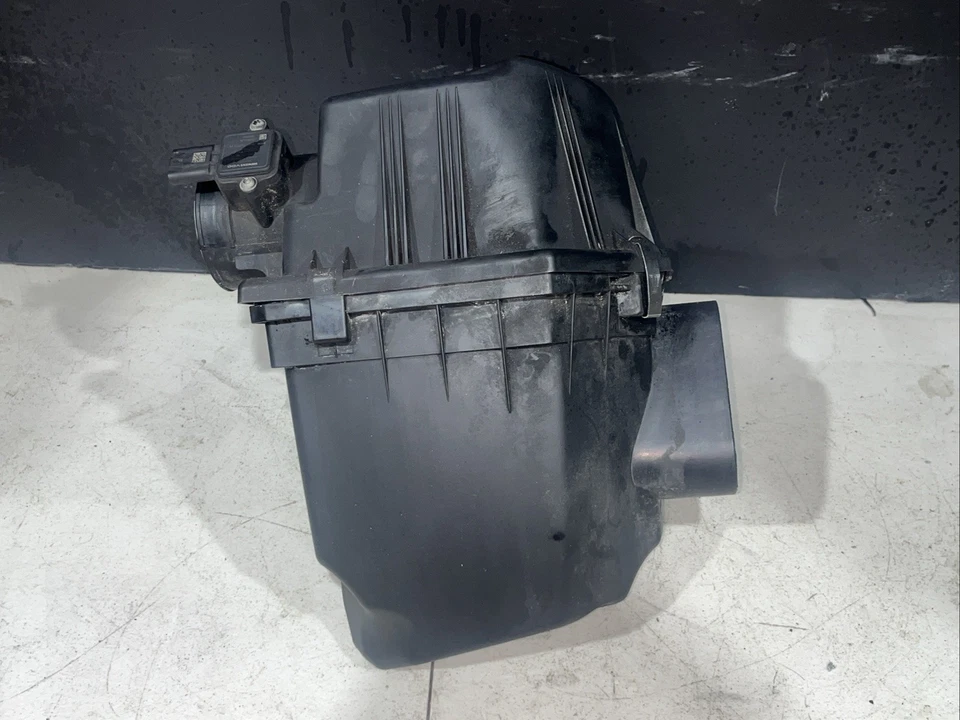 Caja de admisión de carcasa de filtro de aire BMW E85 E86 Z4 3.0i 3.0si N52 2006-2008 usado OEM Foto 2 de 2