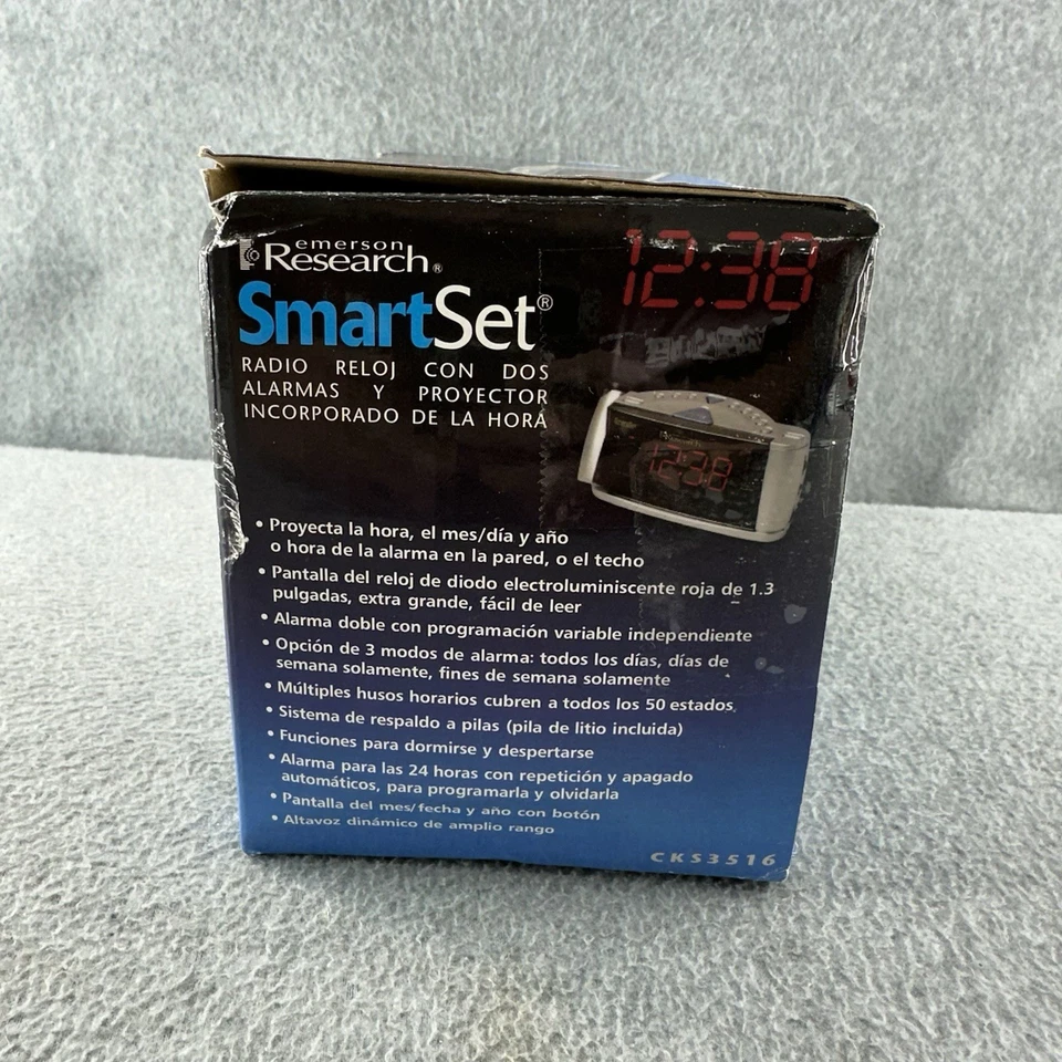 Emerson Research CKS3516 SmartSet Time Projection Dual Alarm Clock Radio AM/FM - Image 4 of 4
