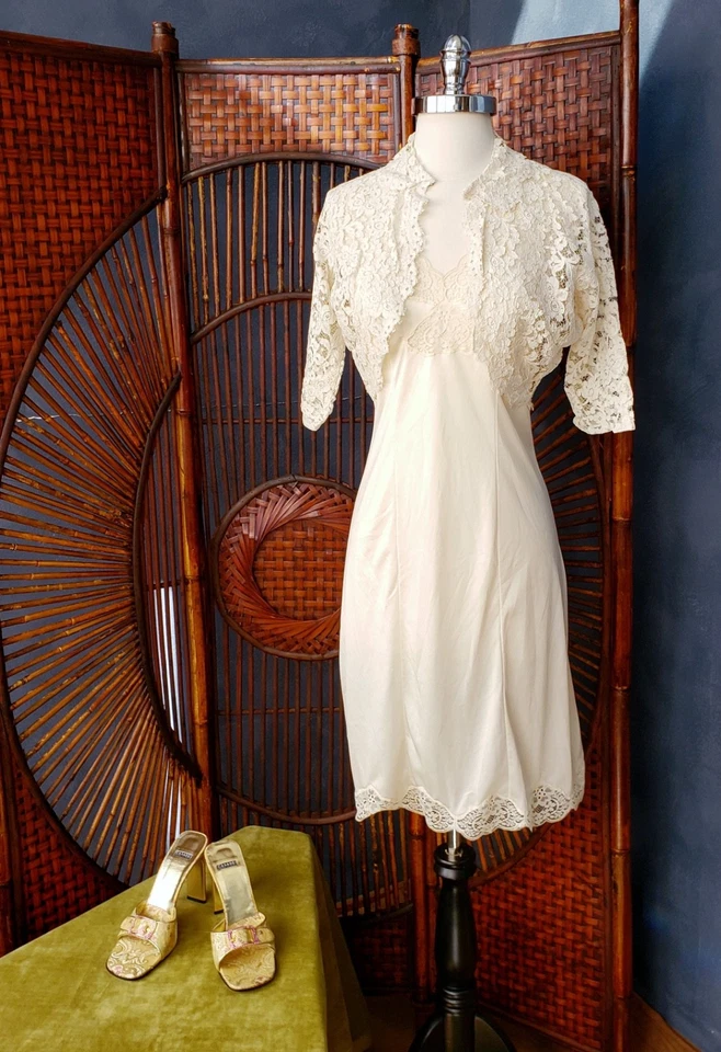 Vintage Casadei Gold Brocade Pink Crystal Buckle Heels Shoes Mules 8.5B - Image 2 of 4