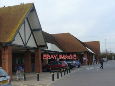 PHOTO  SAINSBURY'S SUPERSTORE COBHAM LARGE SUPERMARKET WITH LARGE CAR PARK. IT S