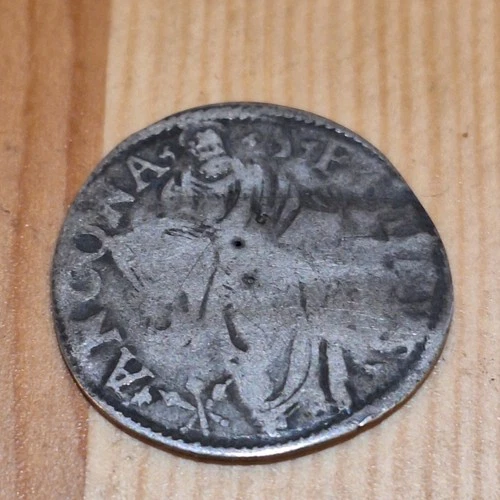Monnaie du Moyen Âge à déterminer en argent  - Photo 1/2