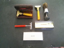 Vtg shaving  lot of 3 bakelite RAZORS cleaned...