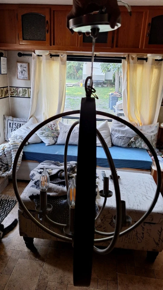 5 浅缎面镍柚木过渡球形悬挂吊坠灯 — 第 2/4 张图片