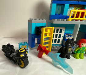 LEGO Duplo 10842 - Batcave Challenge - 100% Complete with Instructions