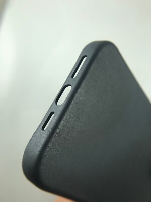 スマートフォン本体 AppleiPhone13 128G Midnight+Leather Case iPhone 13 Midnight Leather Case Review: Is It Worth It? - YouTube