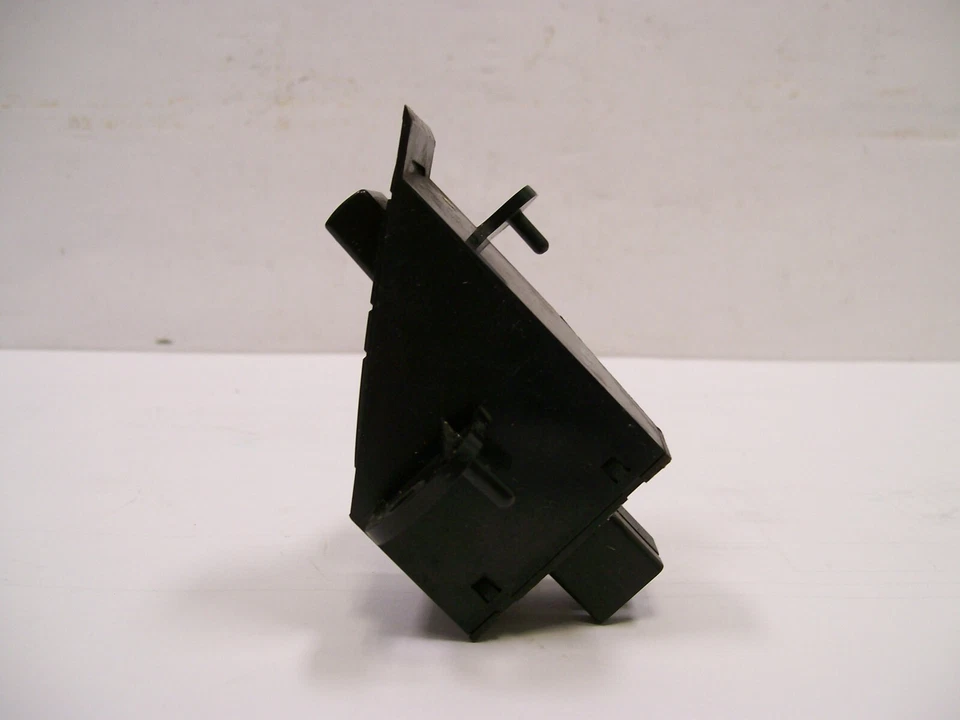 OEM #25555725 Trunk Release Button Switch Dash Mount FROM 1994 Buick Lesabre Foto 4 de 4