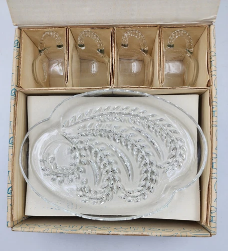 Vintage Federal Glass Hospitality Wheat Snack Set 4 Plates 4 Cups NIB