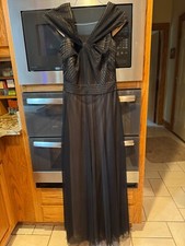Tadashi Shoji Tulle Twist Gown Black with Tan Lining 8 Polyester Style FY622L