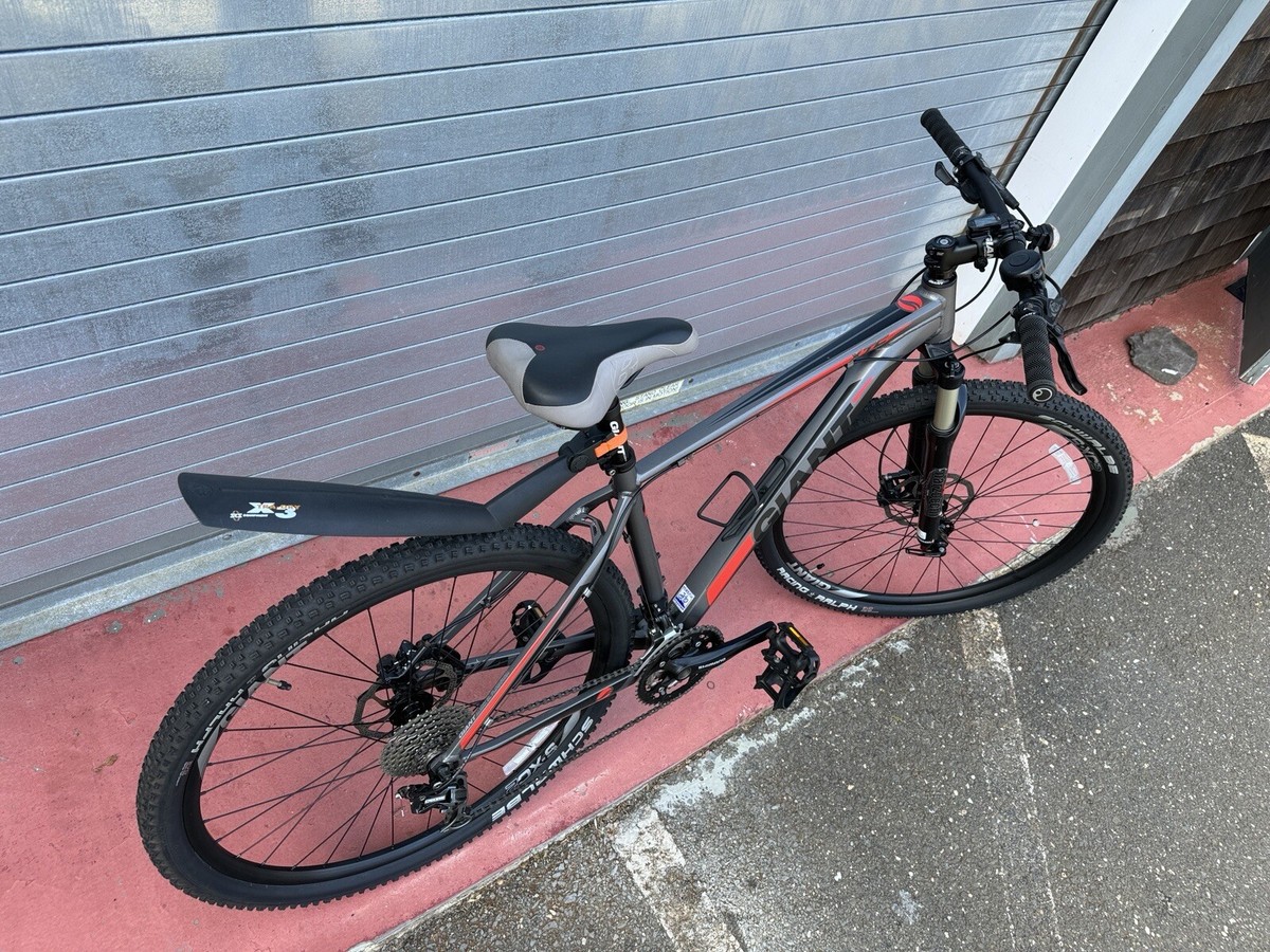 USED Giant XTC 2 Mountain Bike Medium 29