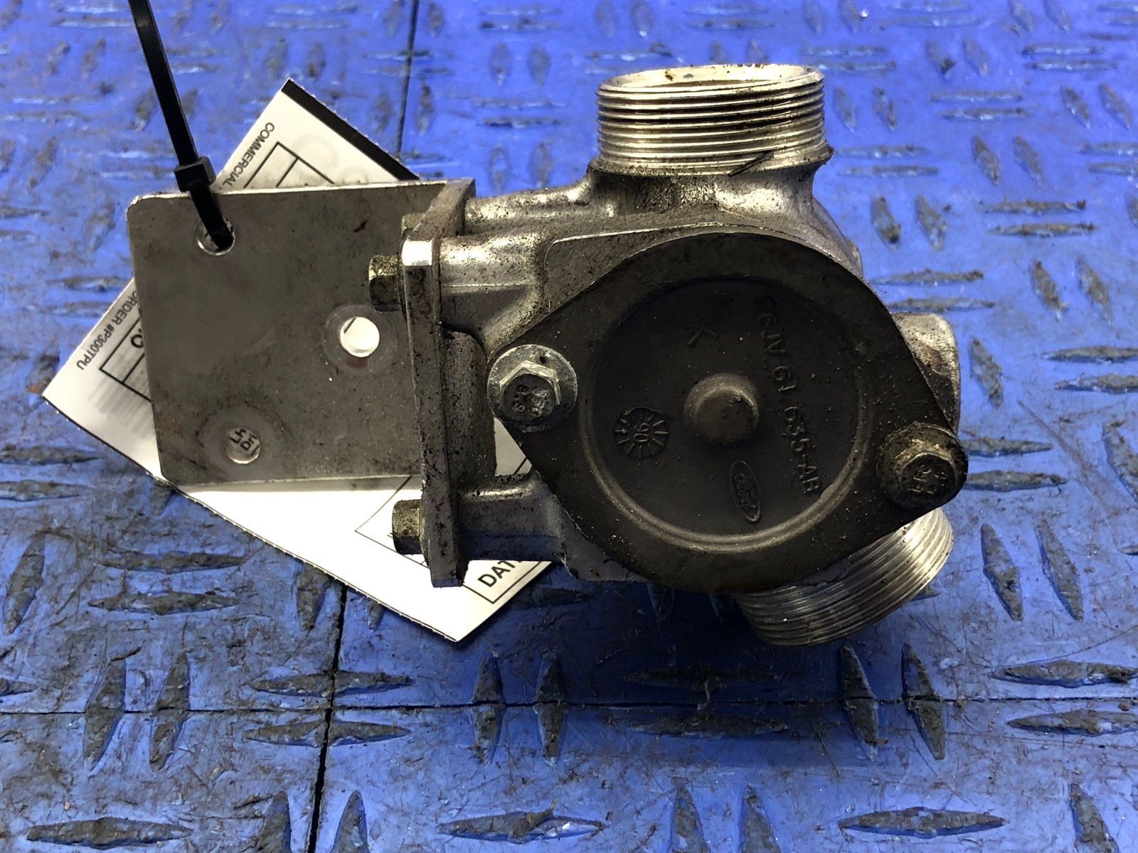 2006-2018 ASTON MARTIN VANTAGE V8 4.3L ENGINE OIL TEMP THERMOSTAT 96JV-6L635 OEM