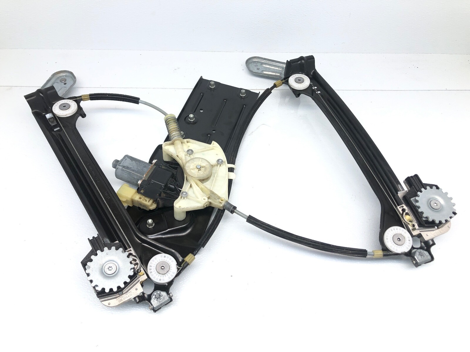 2014-2021 MASERATI QUATTROPORTE RIGHT PASS REAR DOOR WINDOW REGULATOR MOTOR OEM.