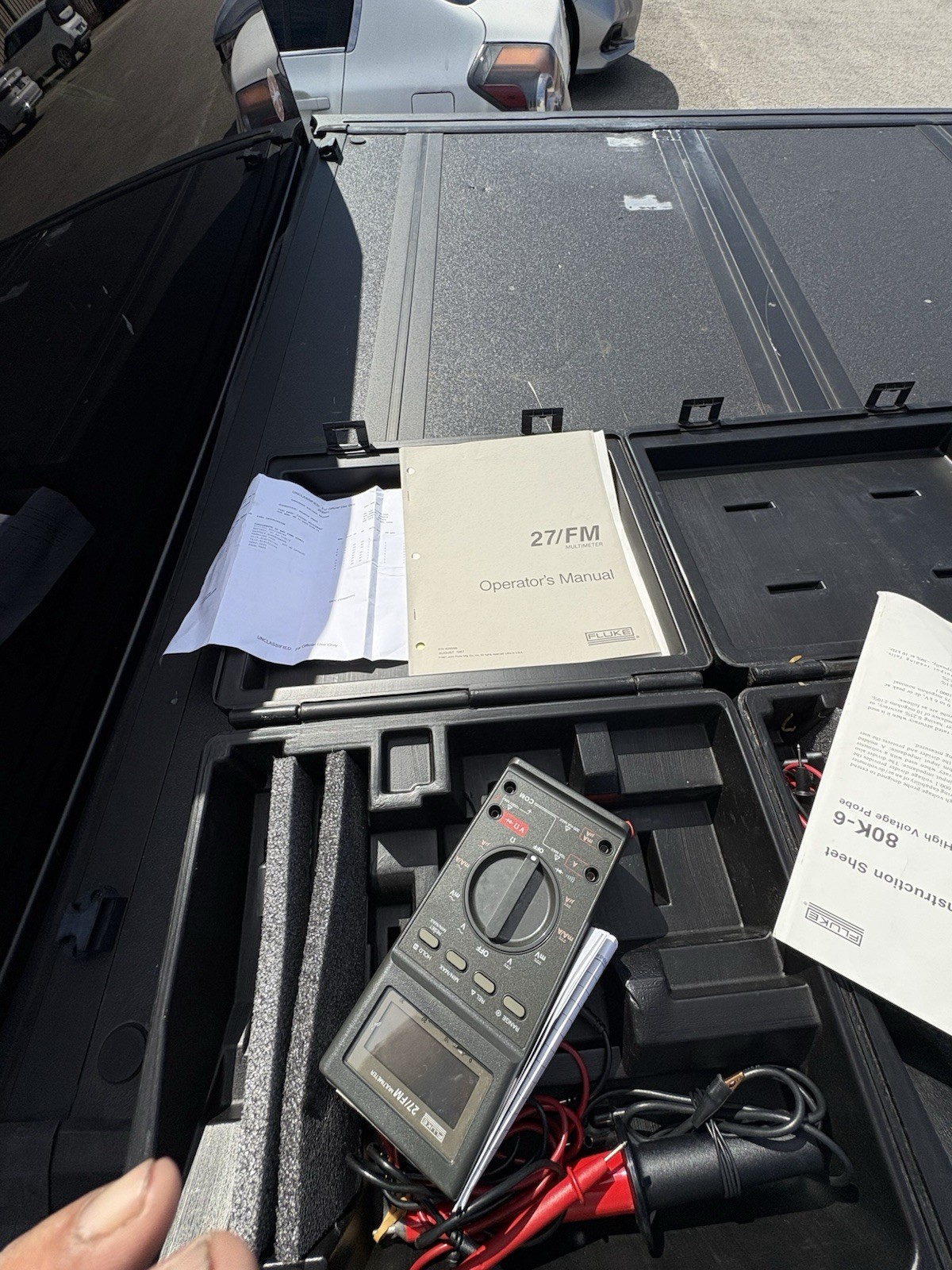 Fluke 27/FM Multimeter with Leads and 80K-6 HV Probe in Case