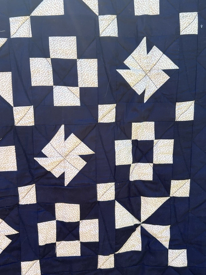 Edredón nuevo azul marino y tostado “Pinwheels Extra”, cuadrado 72”, hecho a mano Foto 2 de 4