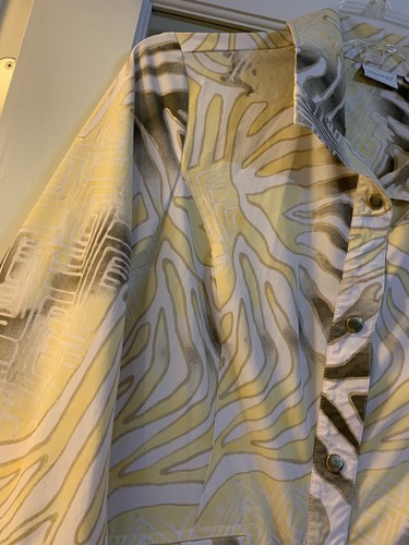 chicos zenergy long sleeve patterned yellow gold unique collared jacket chicos 2 - Picture 3 of 9