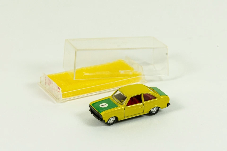 1:66 Schuco 306888 Ford Escort Rallye WERBEMODELL Ford gelb grün OVP MIB