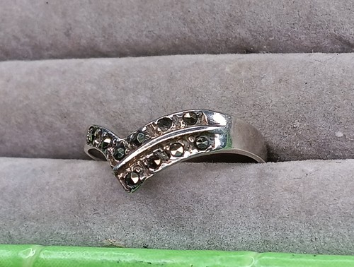 Anello Vintage Argento Sterling Stile Retrò Chevron Marcasite Taglia 6 Firmato - Foto 2 di 13