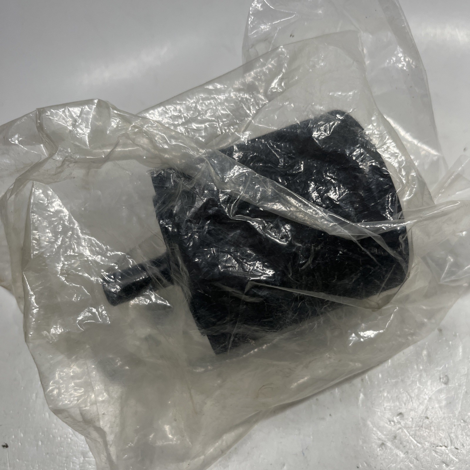 3M Rubber Cushion Polishing Wheel 45123, 3 in x 3 in x 1/2 in New Sealed