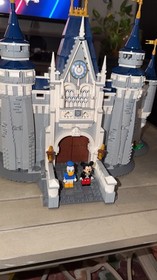 Lego Disney: The Disney Castle (71040) Complete w 2 minifigs without Manual