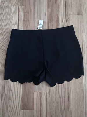 NWT EXPRESS Black Scalloped High Rise Shorts - Sz. Large
