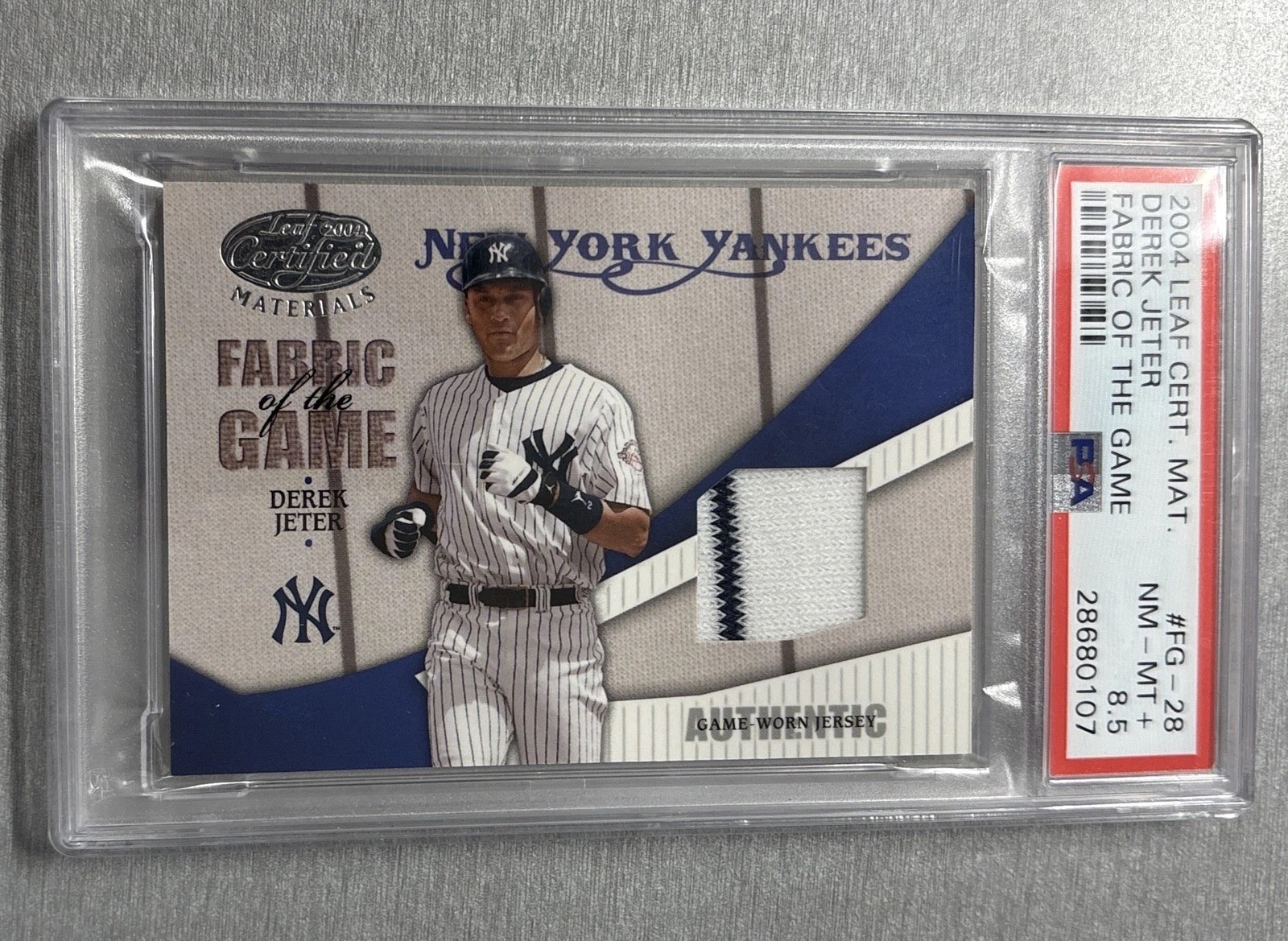 2004 Leaf Certified Materials - Fabric of the Game Derek Jeter #FG-28 /100 (MEM)