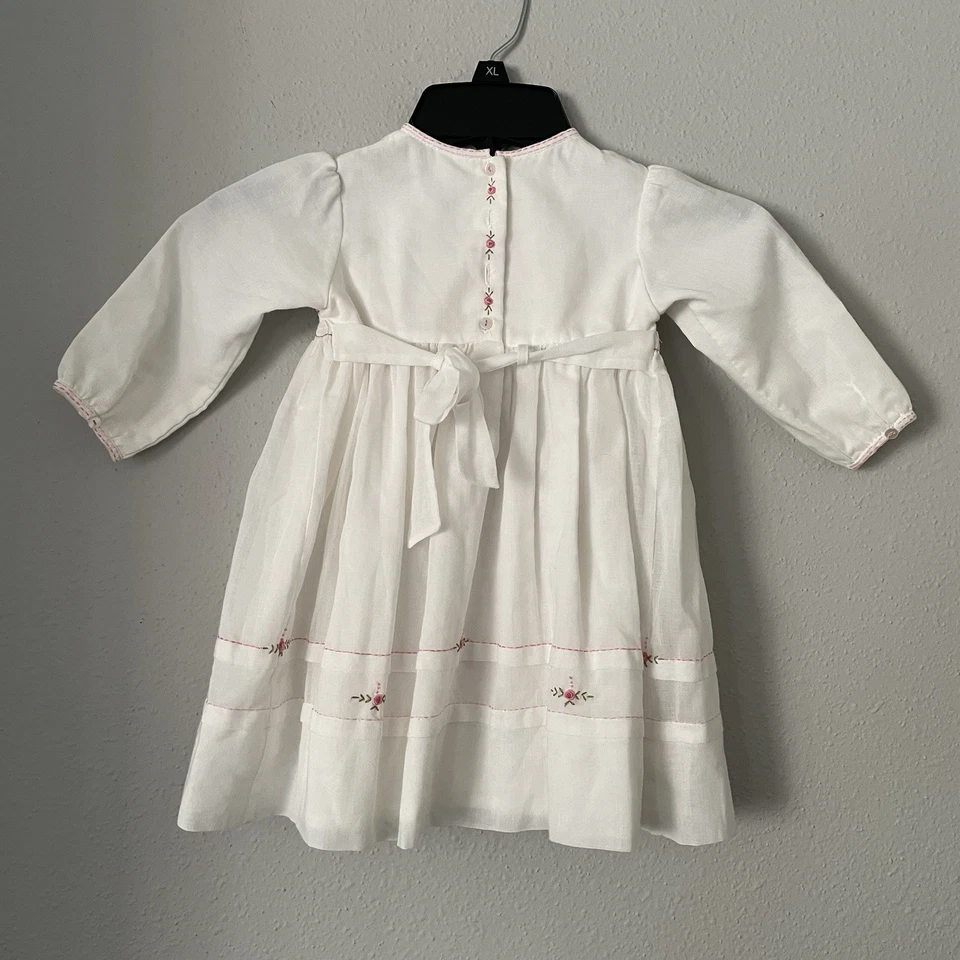 Vestido Sarah Louise Inglaterra Meninas 18 Mos Branco Mão Batida Floral Império Cintura - Imagem 2 de 4