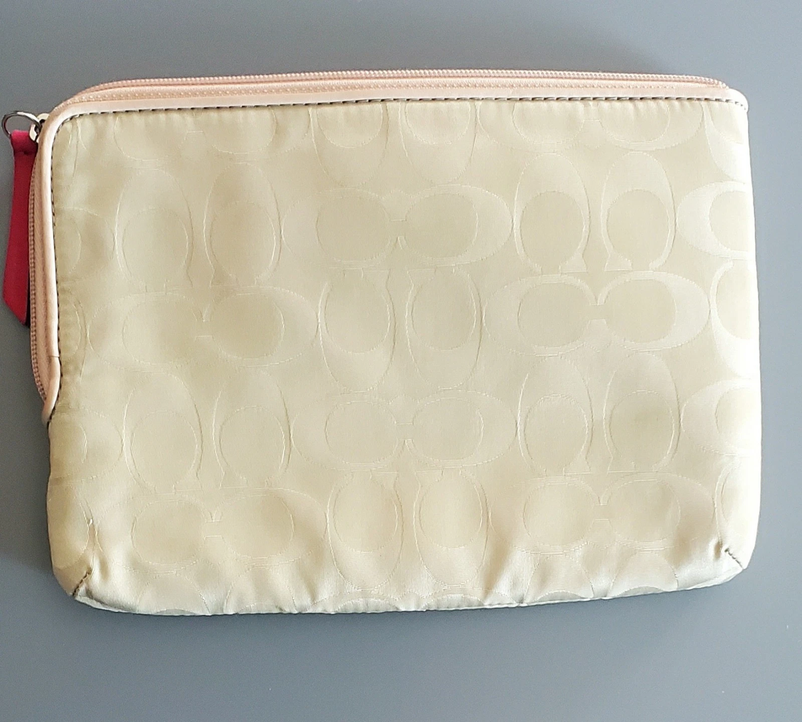 Borsa cosmetica COACH Signature C logo nylon marrone e rosa. Così com'è.