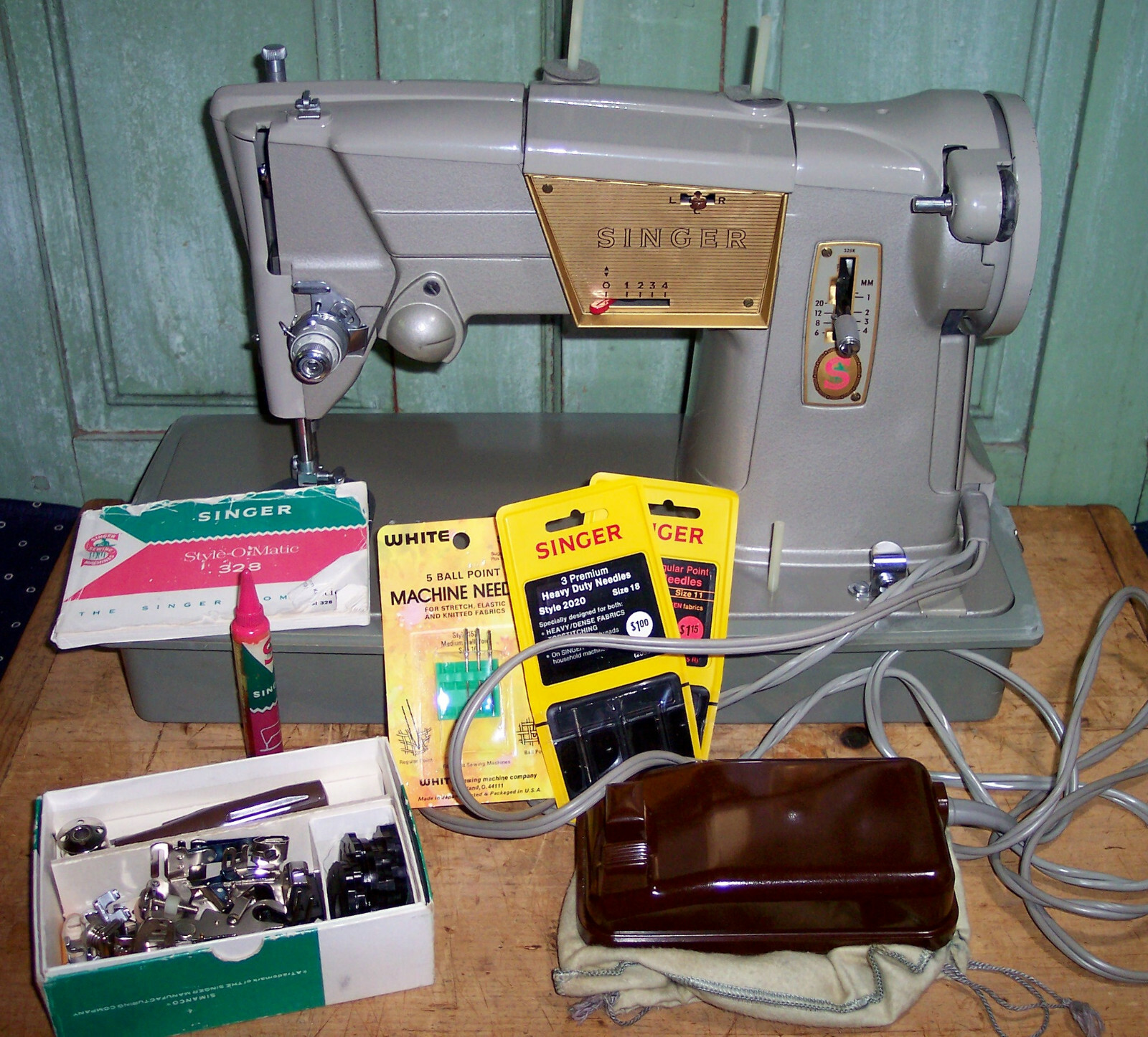 185K Singer Sewing Machine Mint Green Heavy Duty W/ Case Vintage ☆WORKS