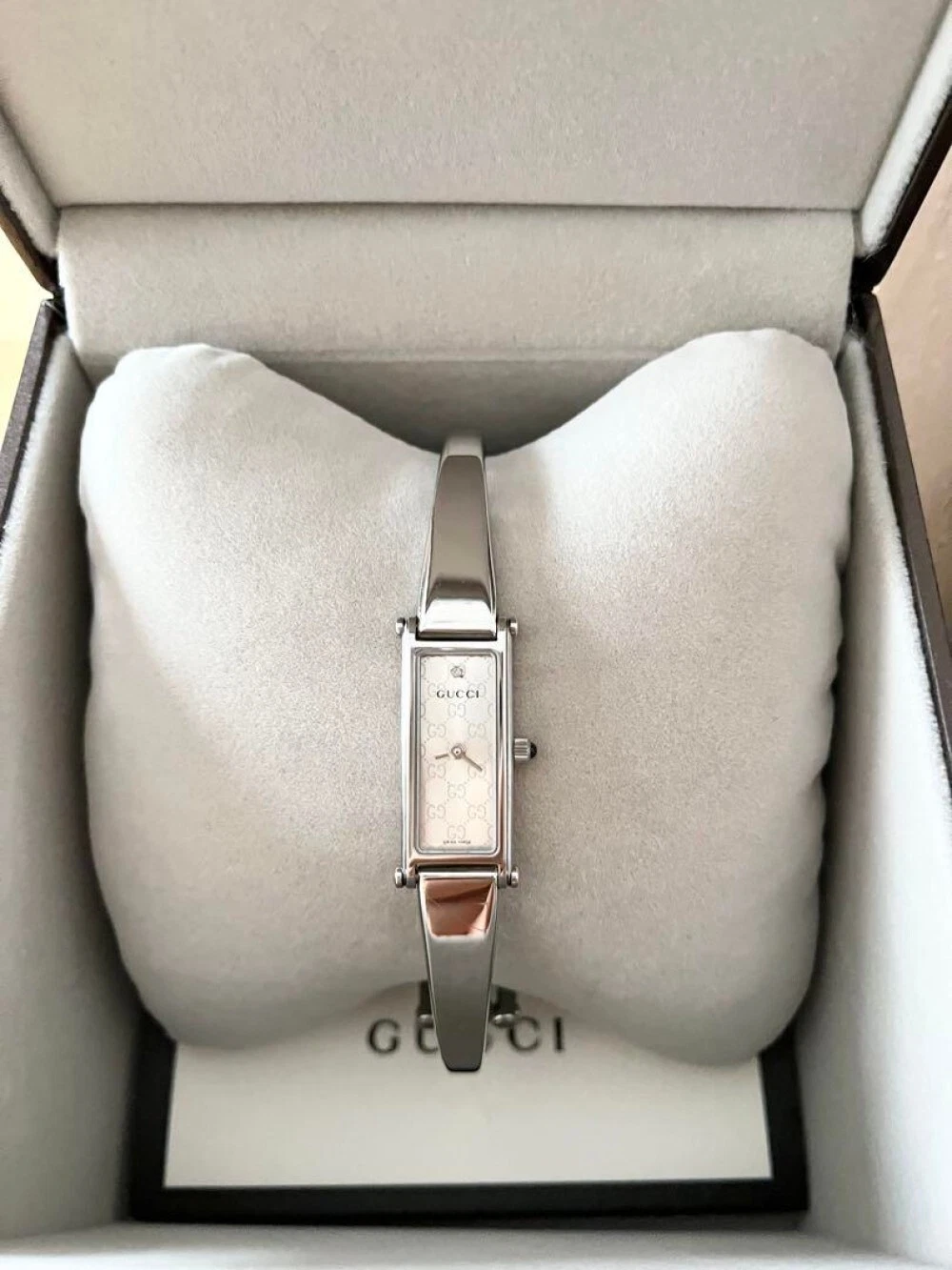 Gucci Montres à Face Carrée 1500L Quartz Argent Acier Inoxydable Femme avec Etui