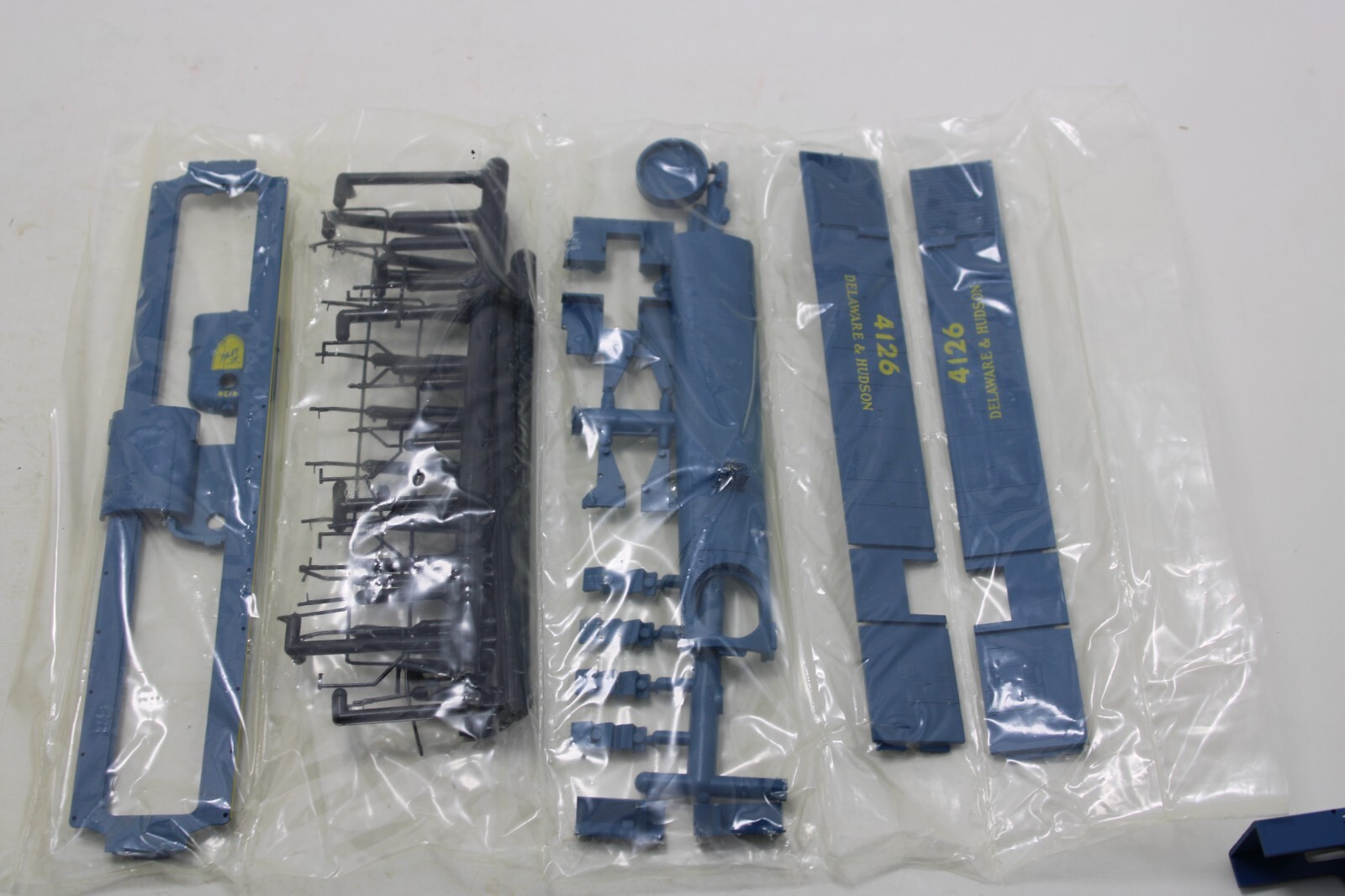 HO Scale Stewart Hobbies Delaware & Hudson RS3 Powered Diesel