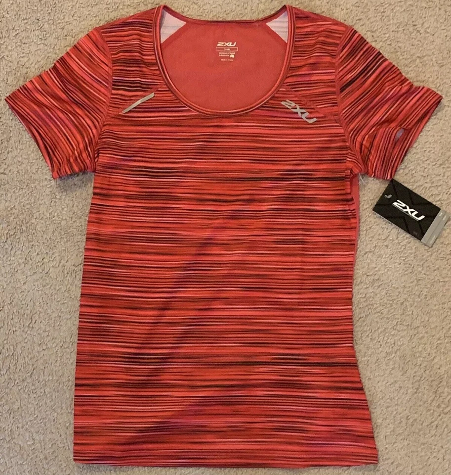 Camisa cereza para mujer 2XU Active Run Foto 2 de 4