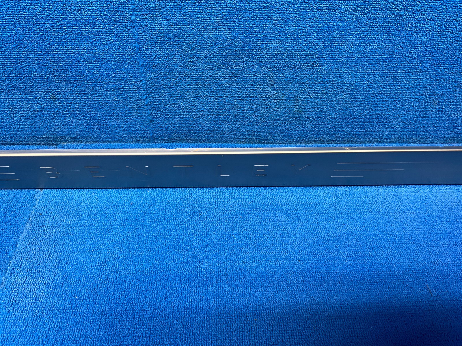 2006 - 2010 BENTLEY CONTINENTAL GTC FRONT LEFT SIDE DOOR STEP SILL PLATE OEM