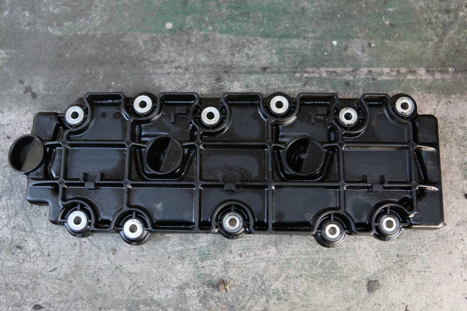 9698 Porsche 911 993 Turbo OEM Lower Valve Cover Left 99310511650