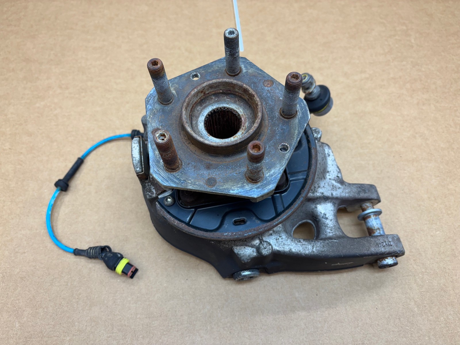 2007 Maserati Quattroporte Base Rear Right Spindle Knuckle Hub USED OEM 216246