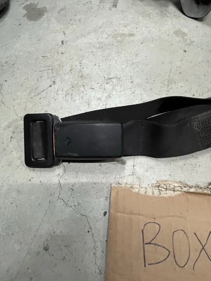 Задний центральный ремень безопасности 1986 1987 Bmw 325e E30 с оригинальной защелкой пряжки 1952839 - Изображение 2 из 4