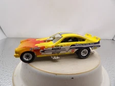 RADICI & WISE FUNNY CAR         1999 JOHNNY LIGHTNING FUNNY CAR LEGENDS   1:64