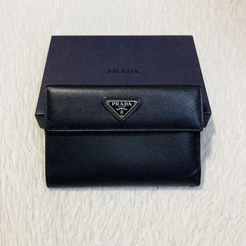 Portefeuille Prada avec logo triangulaire, argent et noir Authentique