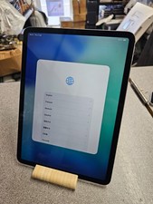 Apple iPad Pro 11 2018 1st Gen 11 inch 256GB Space Grey Cellular Minor Crack