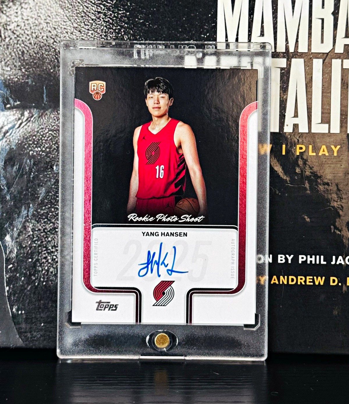 Topps 2025-26 Yang Hansen Rookie Photo Shoot Autographs Rookie #RP-YH Blazers