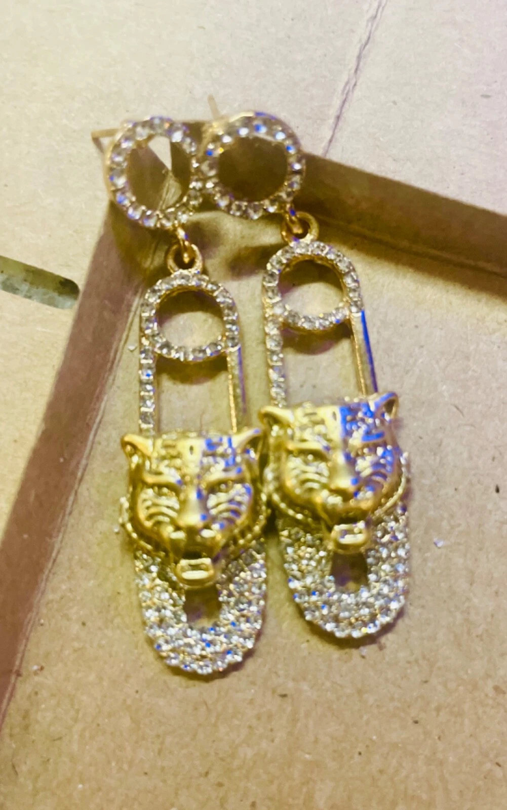 Boucles d'oreilles pendantes Gucci cristal tête de tigre (chat) épingle sécurité