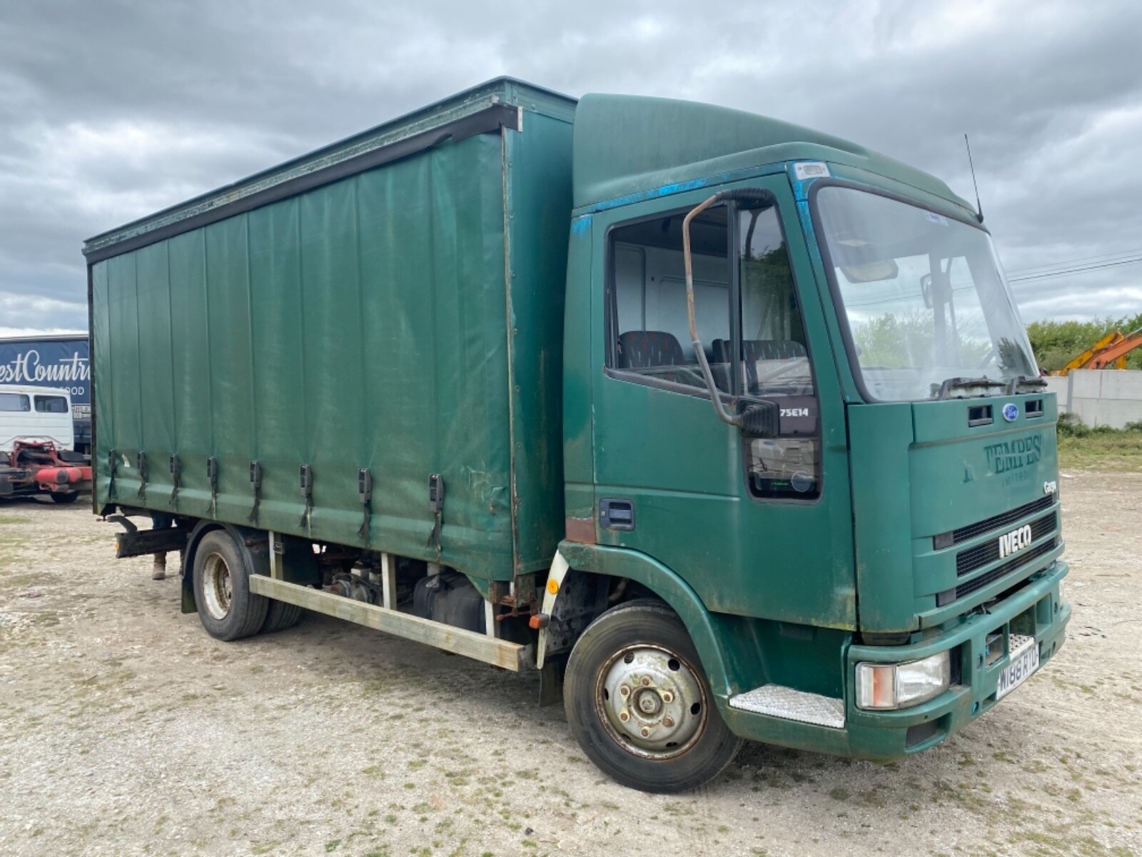 Image 11 - Iveco curtainside