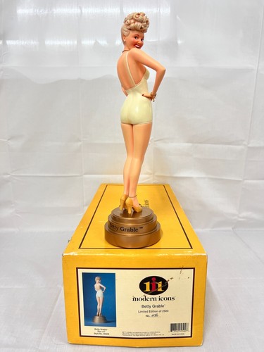 Modern Icons Betty Grable 14" Figurine Limited Edition #496/2500 Steve Kiwus OB