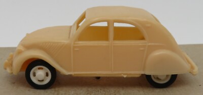 Miniature Clément Gaget CLE N°2 – Citroën 2CV En Plastique, échelle 1/48