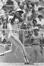 DS160 Ben Oglivie Milwaukee Brewers Swing Baseball 8x10 11x14 16x20 Photo