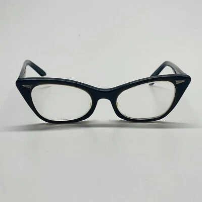 Vintage 1960s Granny Style Readers White Classic Case *True Vintage* - Image 1 of 4