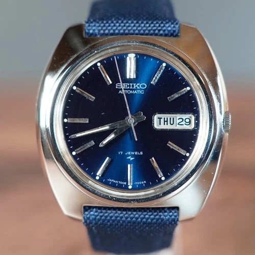Seiko Men's Automatic Day/Date Watch 7006-7007 Vintage, Blue Dial, 39mm
