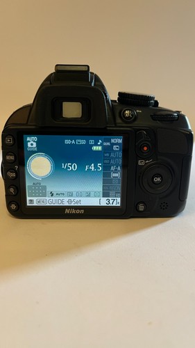 Nikon D3100 14.2mp Digital SLR with 18-55 VR Lens 8900 Count with 16GB Card - Picture 13 of 14