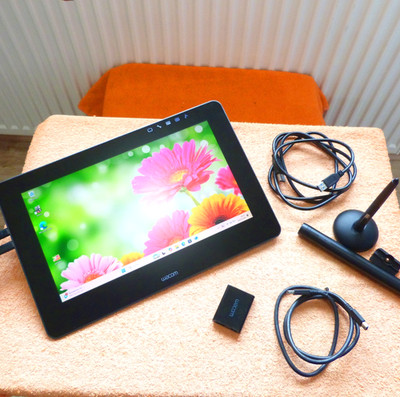Wacom Cintiq Pro 13 Zoll FULLHD TOUCH & STIFT Grafik Monitor DTH 1320 KOMPLETT